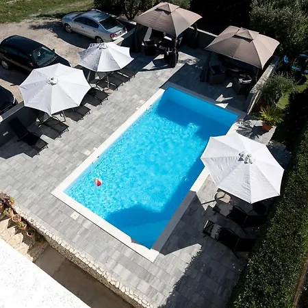 Natura With Private Pool Zára