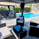 Natura With Private Pool Apartamento