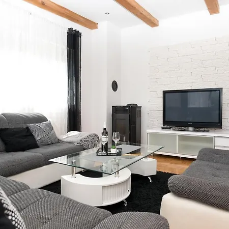 Natura With Private Pool Ζαντάρ