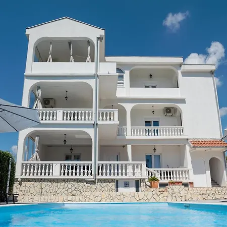 Natura With Private Pool Daire *