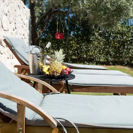 Διαμέρισμα Natura With Private Pool *