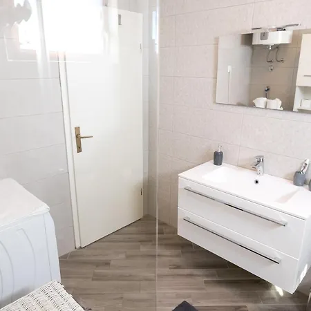 Διαμέρισμα Natura With Private Pool