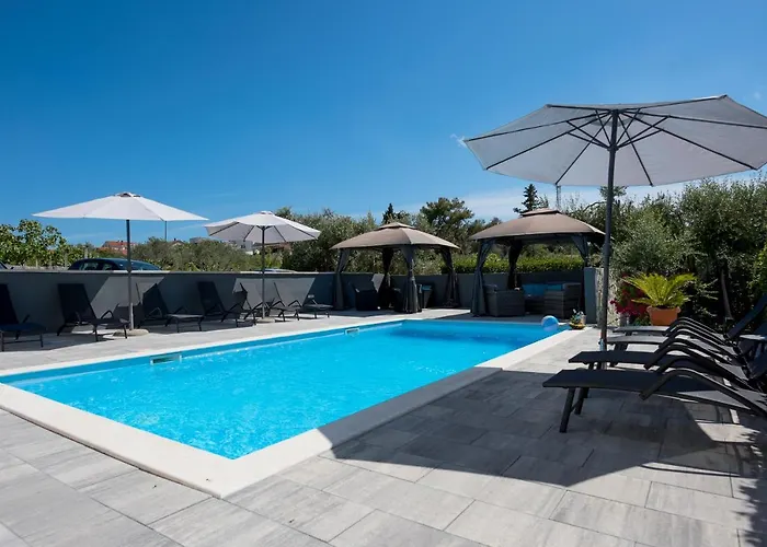 Natura With Private Pool Appartement Zadar