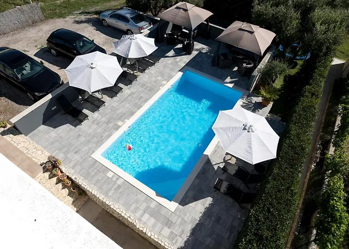 Natura With Private Pool Zadar