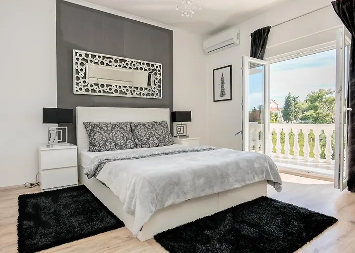 Natura With Private Pool Appartement *