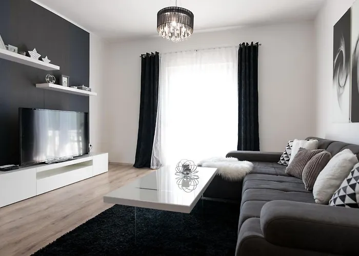 Natura With Private Pool Apartment