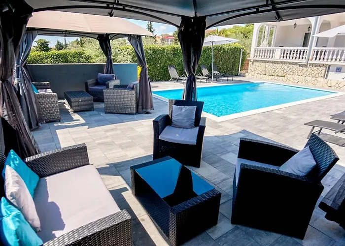 Natura With Private Pool Appartement