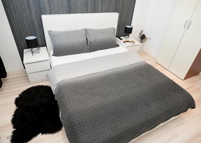 Natura With Private Pool Apartment