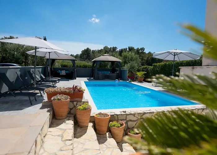 Natura With Private Pool Appartement Zadar