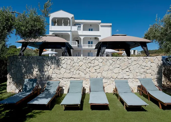 Natura With Private Pool Zadar